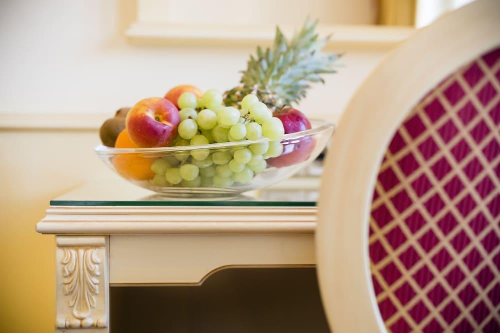 Luxury Family Hotel Royal Palace Prague Ngoại thất bức ảnh Fruit bowl