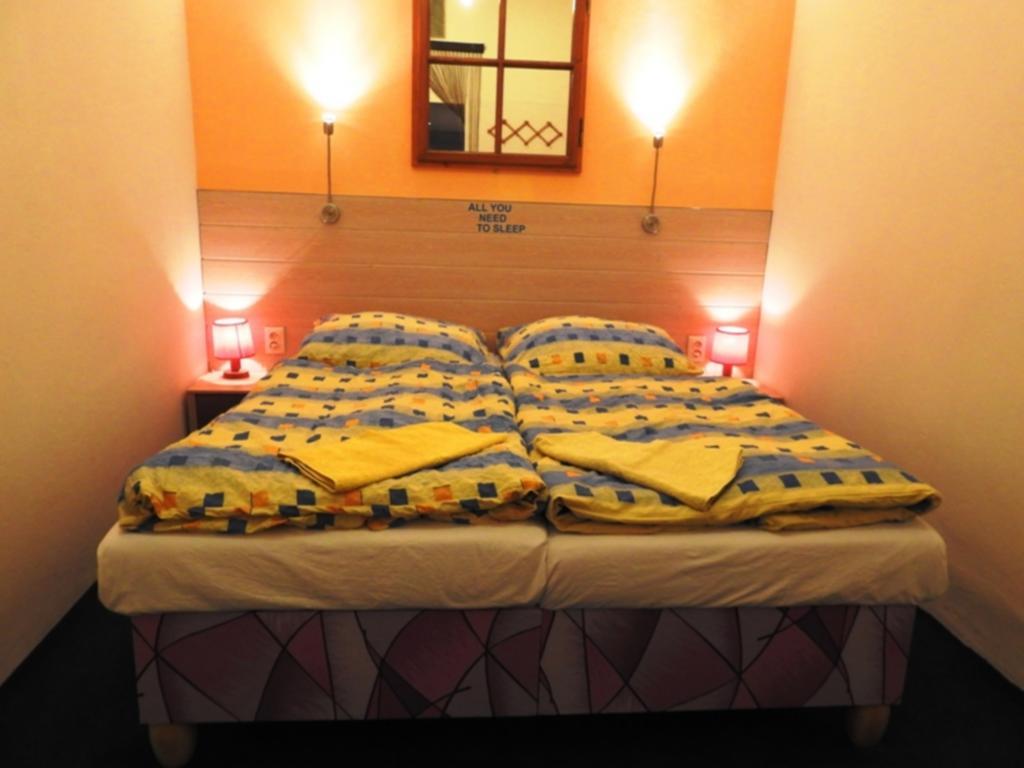 Luxury Family Hotel Royal Palace Prague Ngoại thất bức ảnh A room at the hotel