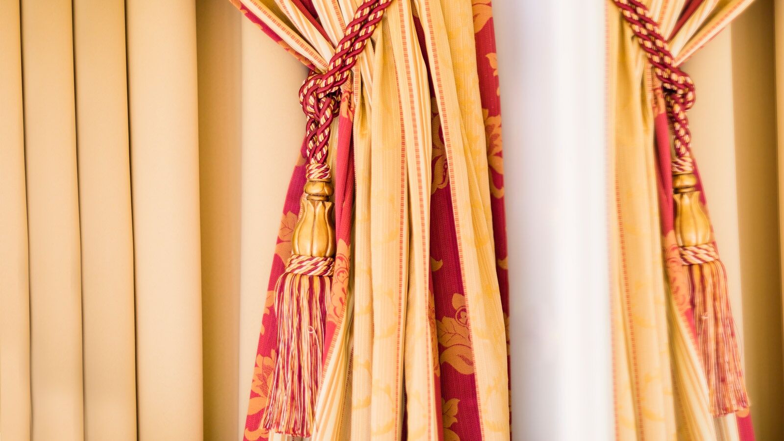 Luxury Family Hotel Royal Palace Prague Phòng bức ảnh Curtains