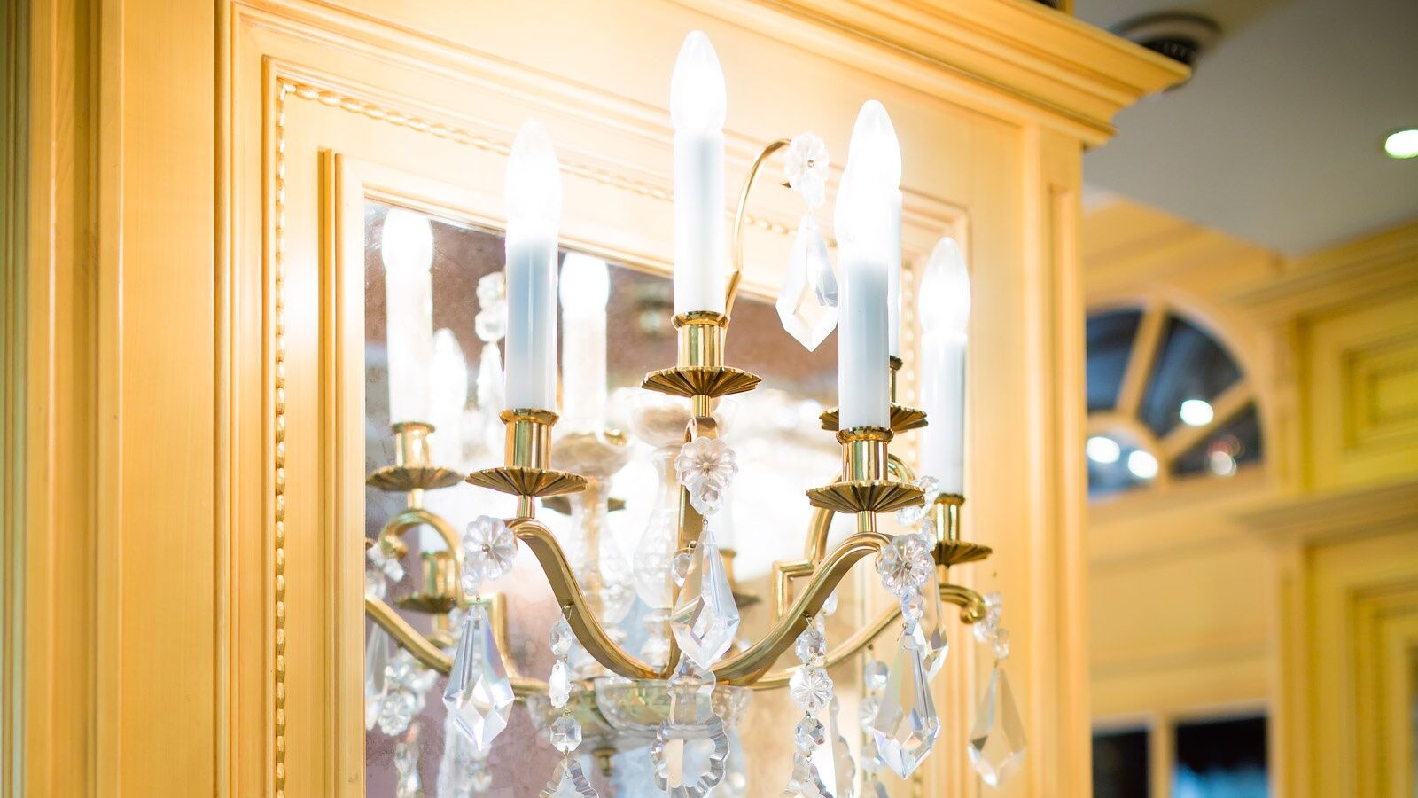 Luxury Family Hotel Royal Palace Prague Phòng bức ảnh A chandelier