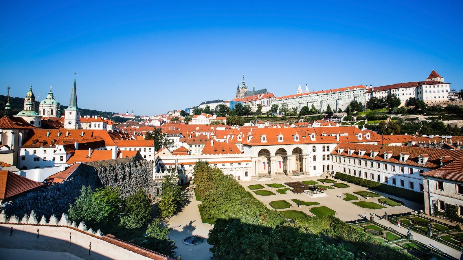 Luxury Family Hotel Royal Palace Prague Ngoại thất bức ảnh Melk Abbey