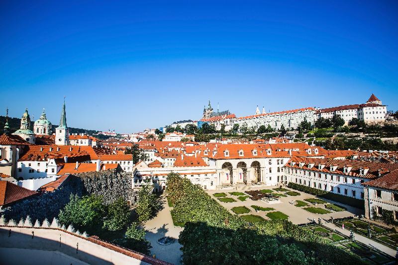 Luxury Family Hotel Royal Palace Prague Ngoại thất bức ảnh The Upper Town